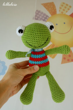 crochet-frog