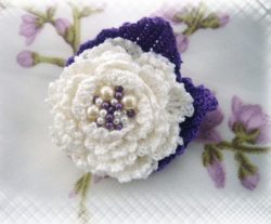 ea9b0959d4b7b99bad60eeefd683a0b4--knitted-flowers-crochet-roses