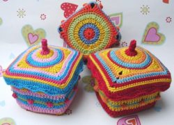 ee3fb7cc2d7303a91de18750318a1616--crochet-box-crochet-baskets