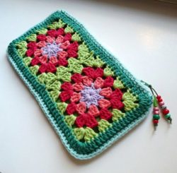 f7165eac027fa5ab0c65ddf48ff9dd49--crochet-clutch-crochet-purses