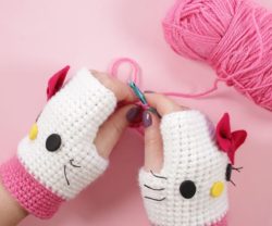 crochet hello kitty gloves