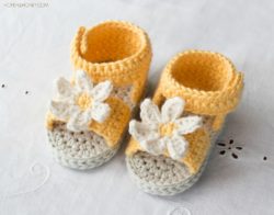 Daisy Delight Baby Sandals Crochet Pattern 6