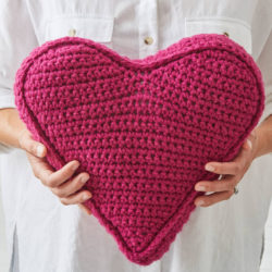 original_crochet-heart-cake-topper