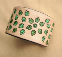 1cbf44c0d9b6e12227c7256021fb3639--painted-leaves-leather-carving