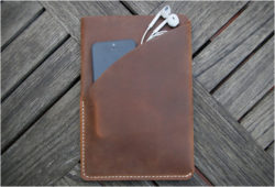 grams28-ipad-mini-leather-sleeve-3