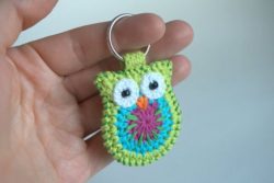 owl-design-crochet-keychain