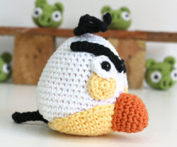 white-angry-bird-amigurumi-free-pattern-crochet