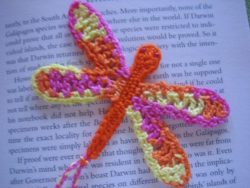 054950c27334c47380fa926de25c7715--creative-bookmarks-crochet-butterfly