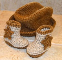 Cowboy-Hat-and-Boots-FREE-Crochet-Pattern-550x529