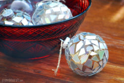 Do-It-Yourself-Holiday-Christmas-Tree-Ornaments-Craft-Gift
