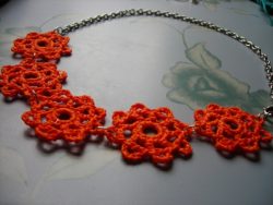 180013a262836910cbf03ba6707a454d--flower-necklace-crochet-necklace