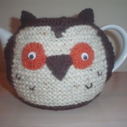 804f551b992f2c12bb9716afbc6107b2--knitted-tea-cosies-knitted-owl