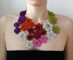Crochet-Jewelry-Flowers-necklace