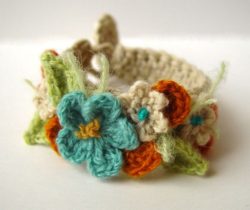 447e5dfa0eb5a40496962429b87d5ad1--flower-bracelet-crochet-bracelet