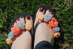 Crochet-Flower-Flip-Flops_Large500_ID-1972381