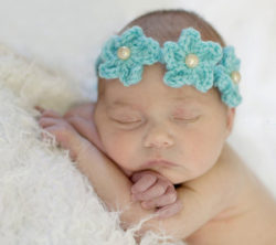 3-crochet-headbands-for-babies-6