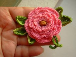 1d86eea32f85151351a7232aba761b2e--crochet-roses-crocheted-flowers