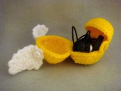 Crochet-snitch-headphone-ball