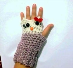 Hello-kitty-fingerless-gloves-crochet-pattern