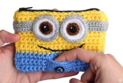 Minion+crochet+purse