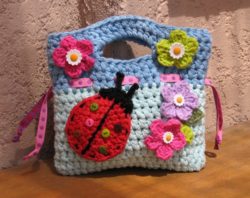 girls_bag__purse_with_ladybug_and_flowers__crochet_pattern_pdf_easy__7b745317