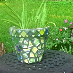 accessories-comely-light-green-diy-mosaic-plant-pot-along-with-round-black-iron-outdoor-side-table-for-garden-decoration-cool-ideas-to-create-small-garden-decoration-with-mosaic-plant-pot
