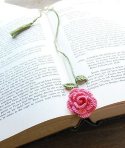 crochet-bookmark