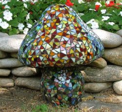 d798b21a9eddbf47b86e31d06aaf8183--mushroom-art-garden-mosaics