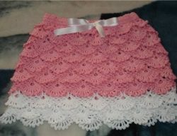 d811d17506b9bc8e3310a387093dd2e7--crochet-skirts-crochet-tops