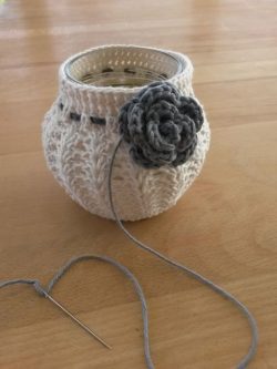 70405dc41c1c95e7be271c9f7c126c55--crochet-jars-crochet-jar-covers