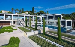 Luxury-Modern-Villa-on-Cap-dAntibes-03-850x531
