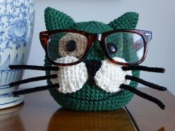 c5488db7c62bd408dea773609dd90486--crocheted-glasses-holder-crochet-eye-glass-holder