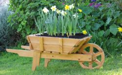 10-diy-wooden-wheelbarrow-planter-diy-to-make-decorative-wheelbarrow-planter