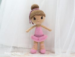 Ballerina-doll-crochet-pattern-by-Amigurumi-Today