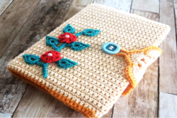 Crochet-Book-Cover-with-flower