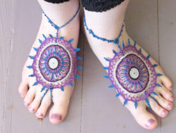 Mehndi-Inspired-Barefoot-Sandal-Crochet-Pattern