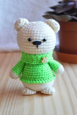 Small-Bear-amigurumi-crochet-toy-rattle