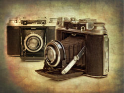 Vintage-picture-prints-on-canvas-black-and-white-pictures-vintage-cameras-photographic-prints-modern-home-decor