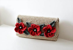 Beautiful-Crochet-Purse-With-Flowers
