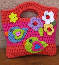 a58cf3d3a53f3540504a70f96cb5b1c2--selling-crochet-girls-bags