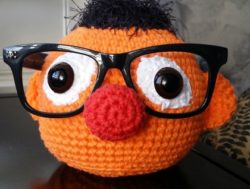 crochet eyeglasses holder