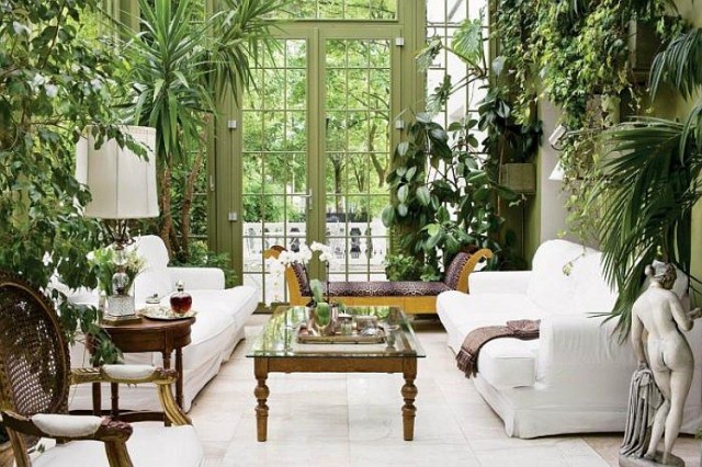 10-Dining-and-Living-Room-Ideas-for-an-Interior-Garden3