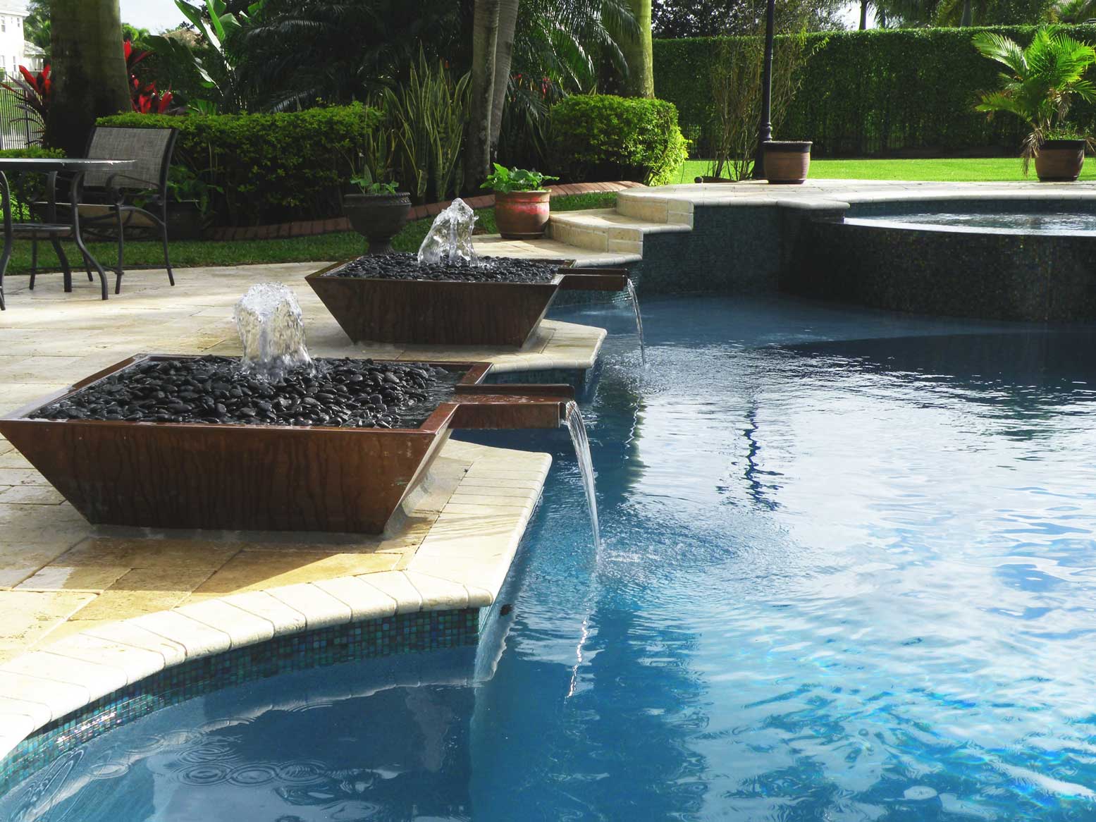 Design-Contemporary-Outdoor-Water-Fountains