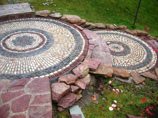 backyard-landscaping-ideas-garden-paths-patio-designs-pebbles-14