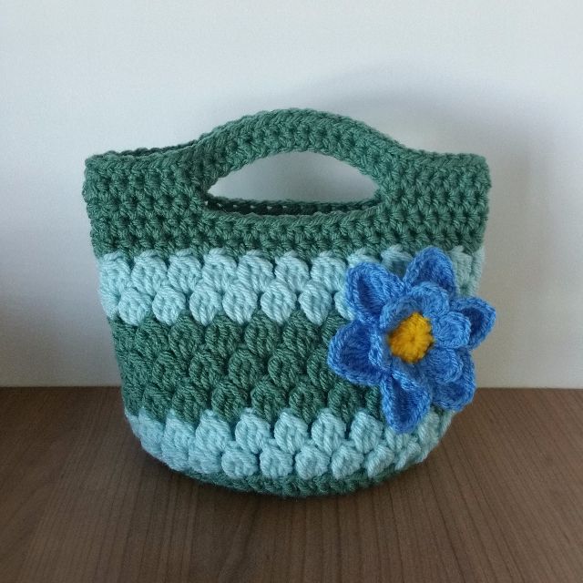 crochet_flower_lunch_bag_15cm_height_1486263402_af81322d