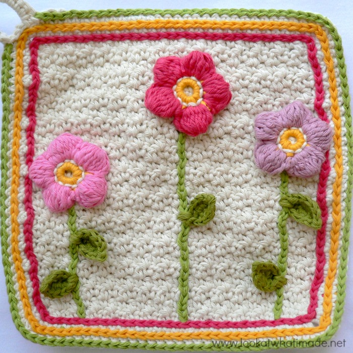 A-Little-Flower-Garden-Dishcloth-Lookatwhatimade