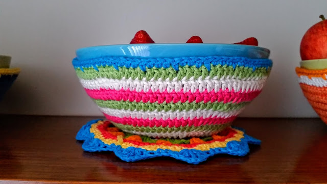 Crochet Bowl Cosy Red Haired Amazona 10