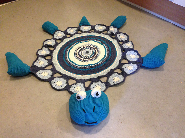 Sea-Turtle-rug-Free-Crochet-Pattern-wonderfuldiy2