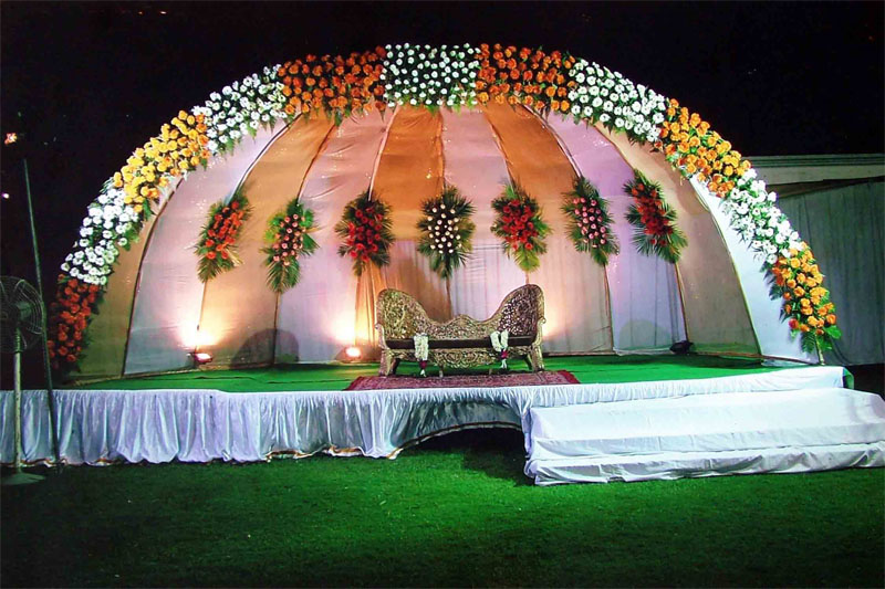 Wedding-Stage-Flower-Decoration-With-Arches