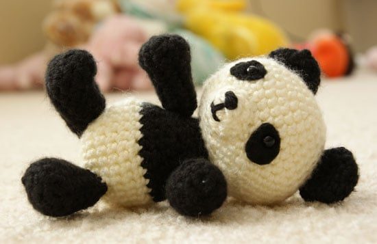 Crochet-Panda-Free-Pattern--550x357